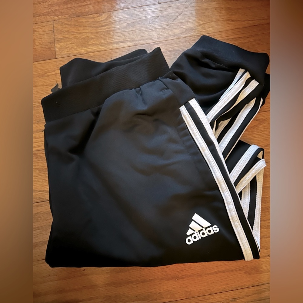 Men’s Adidas sweats